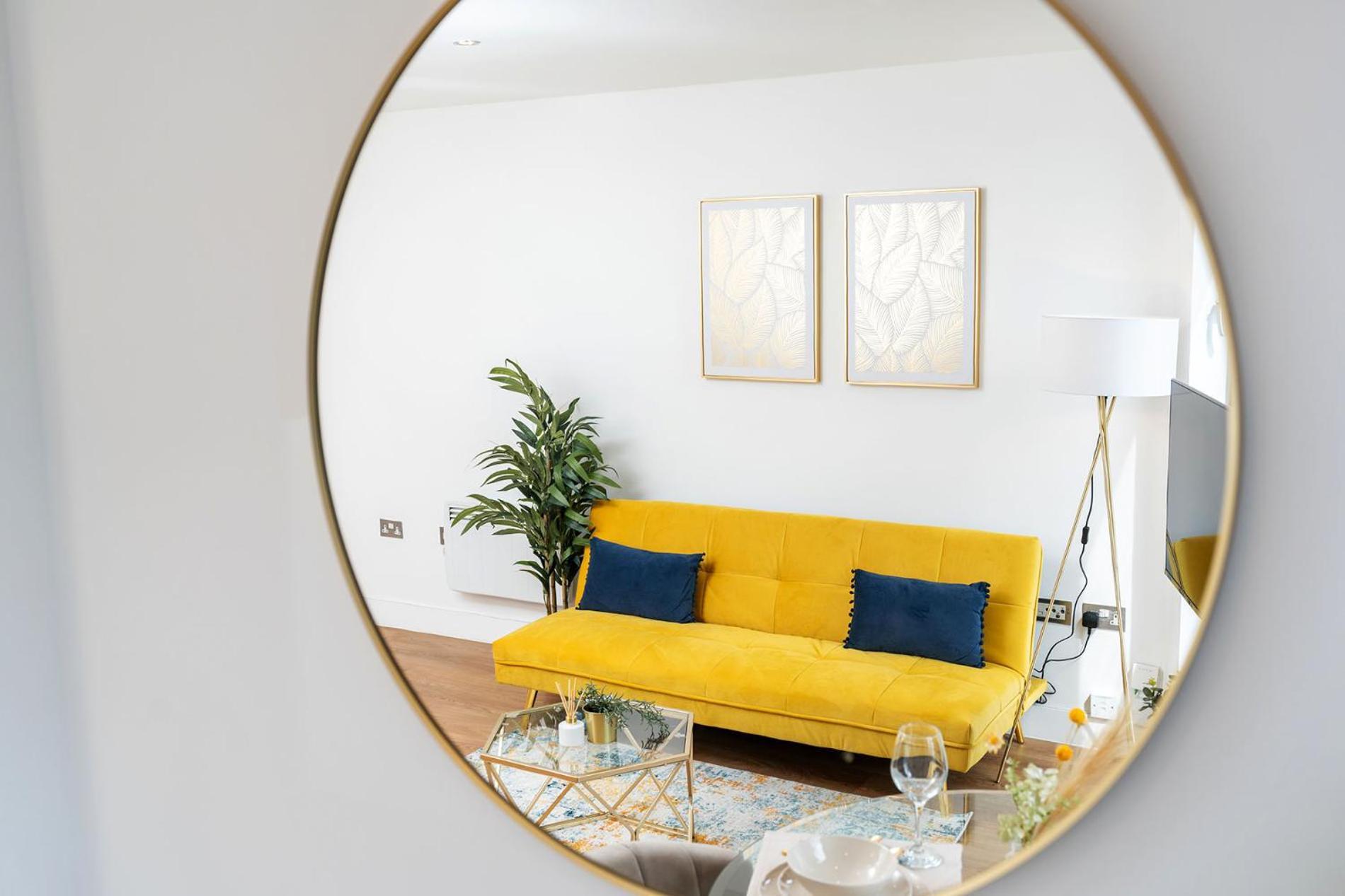 Exclusive Apartment - City Centre - Free Parking -Wifi Netflix- Juliet Balcony Лийдс Екстериор снимка