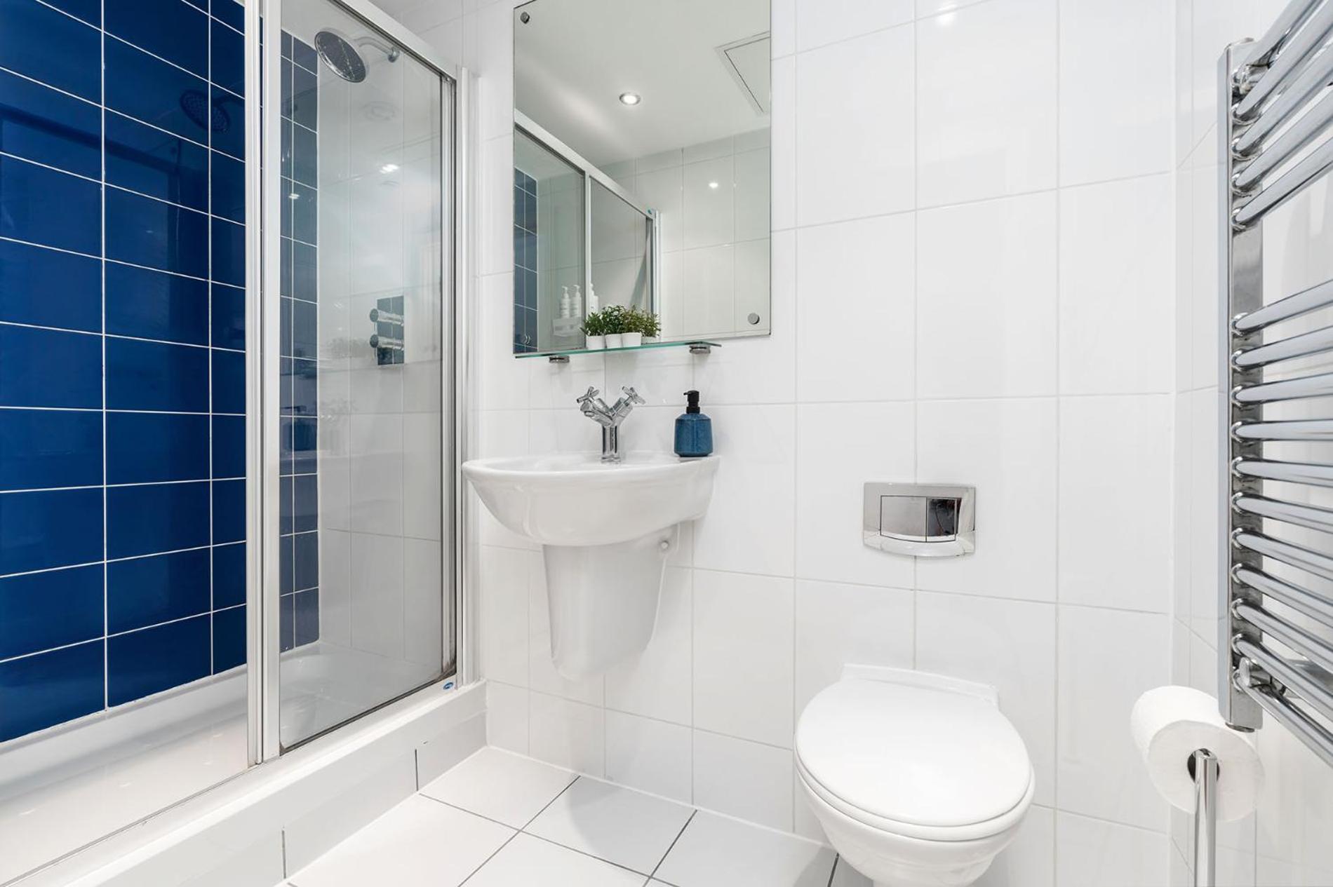 Exclusive Apartment - City Centre - Free Parking -Wifi Netflix- Juliet Balcony Лийдс Екстериор снимка