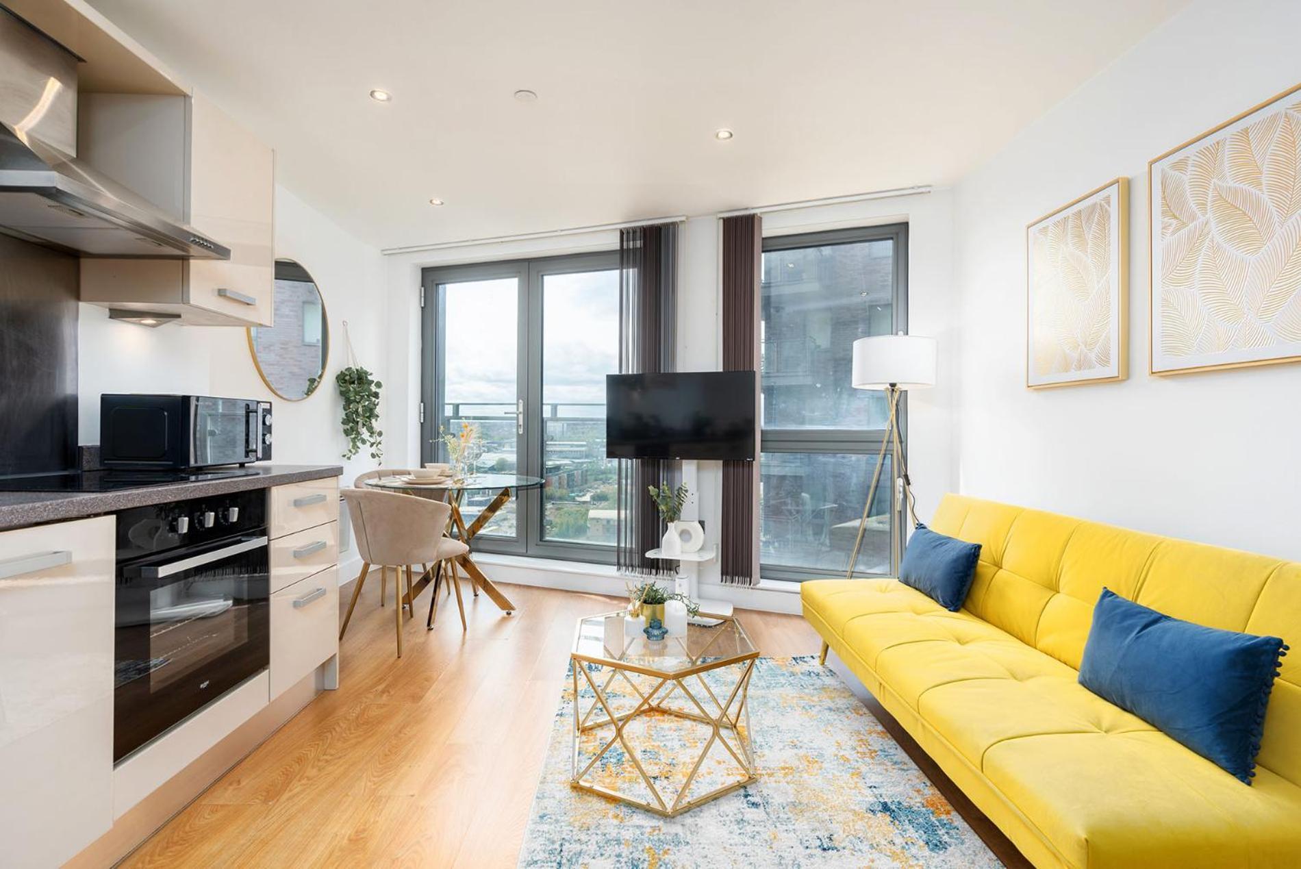 Exclusive Apartment - City Centre - Free Parking -Wifi Netflix- Juliet Balcony Лийдс Екстериор снимка